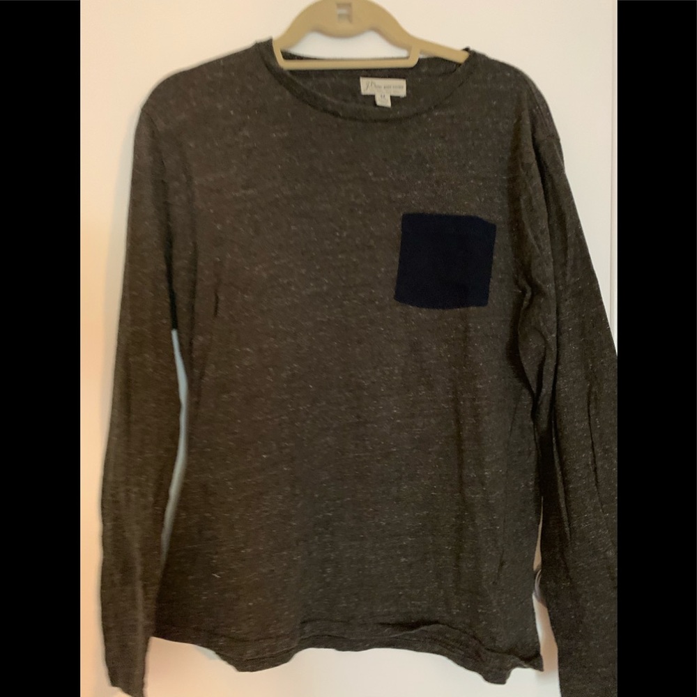 Men’s long sleeve top